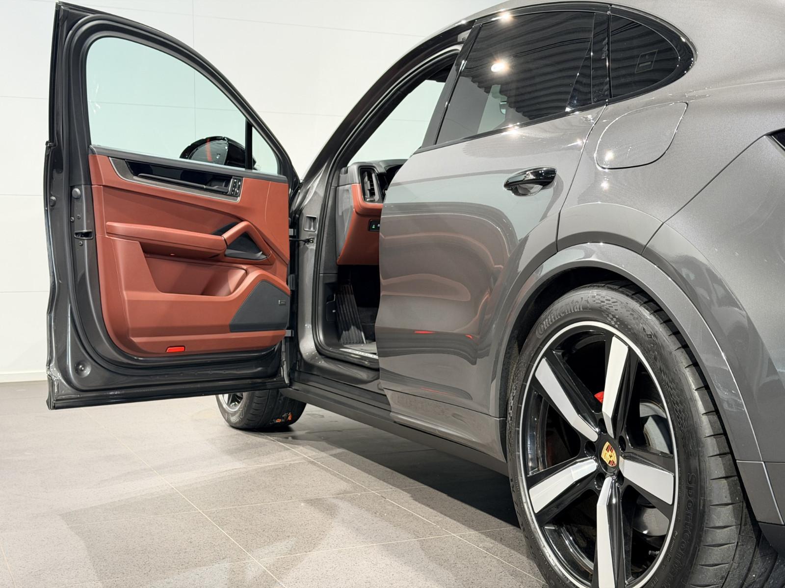 Porsche Cayenne Coupe Turbo E-Hybrid* SpAbg*HD-LED*18W