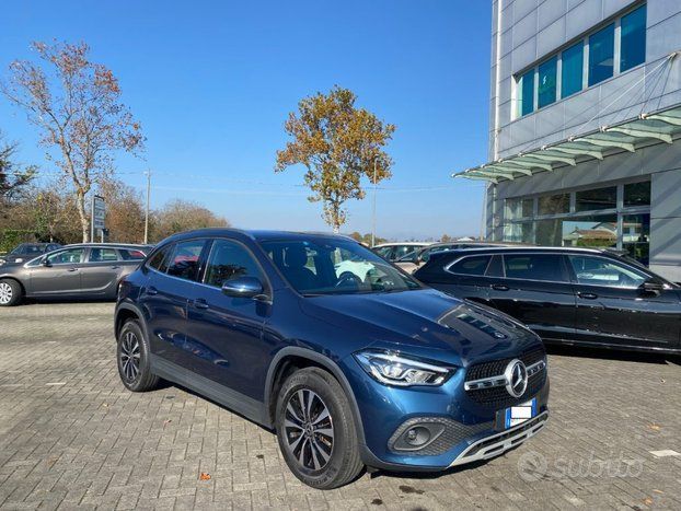 MERCEDES-BENZ MERCEDES-BENZ GLA 200 d Automatic 4Matic Sport P