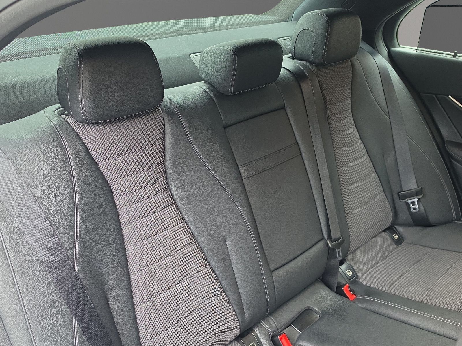 Fahrzeugabbildung Mercedes-Benz E 350 E Limousine Avantgarde Aus 1.Hand