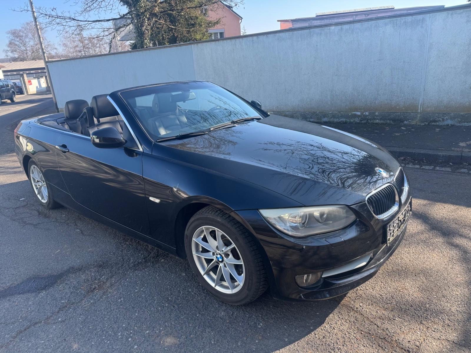 BMW 318i Cabrio *LEDER*TOP*TÜV NEU*