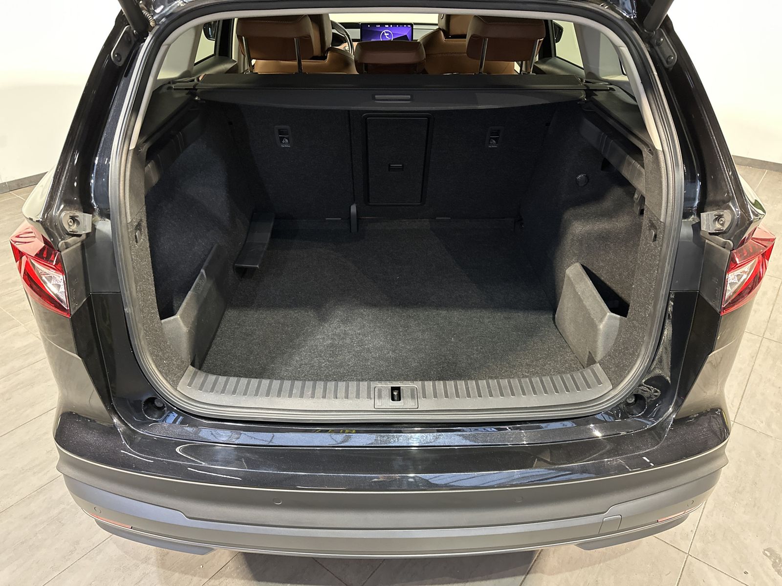 Fahrzeugabbildung SKODA Enyaq  iV 80 Sport Plus NAV+LED+KAM+VC+20ZO+1HD