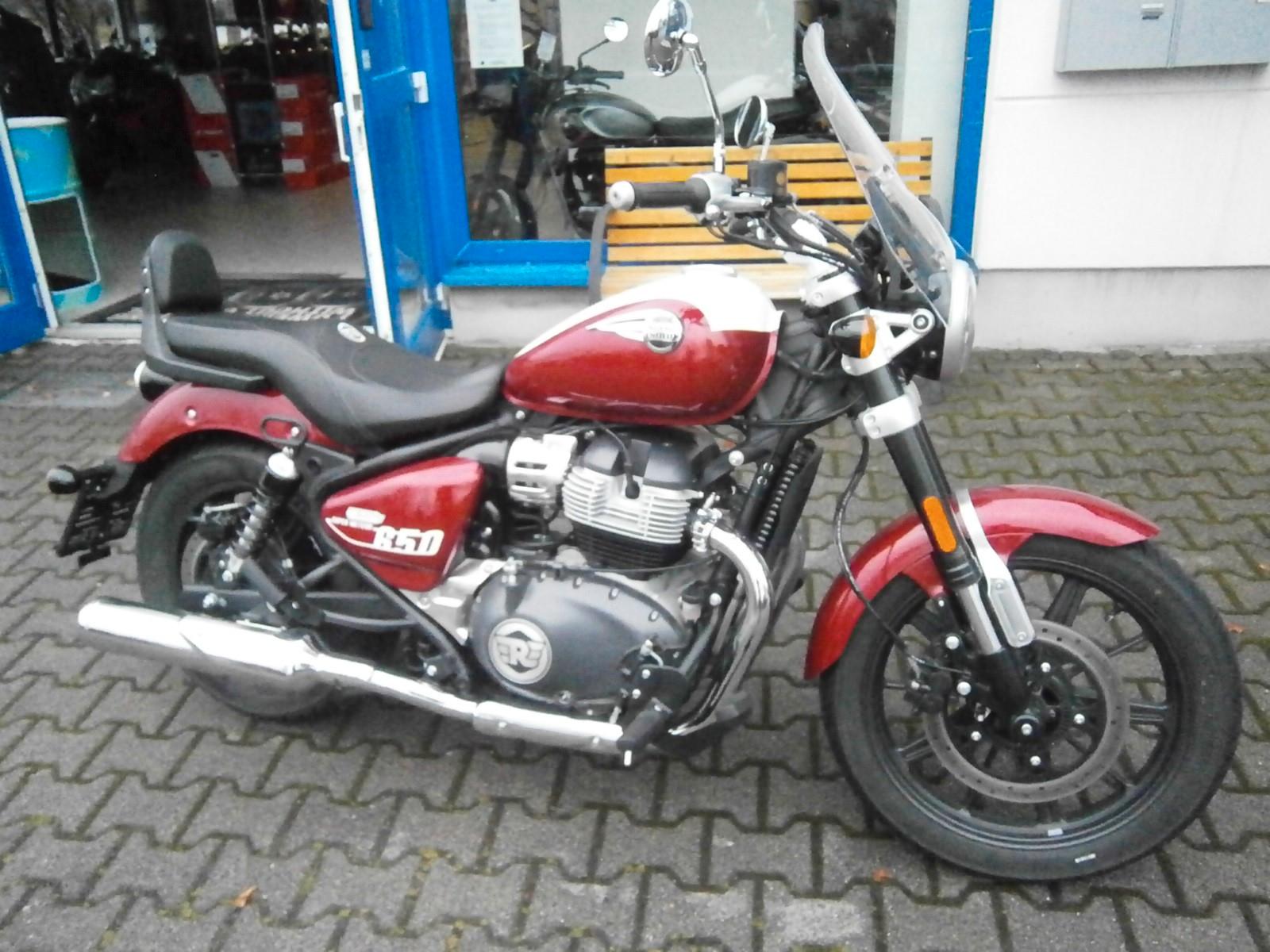 Royal Enfield Super Meteor 650