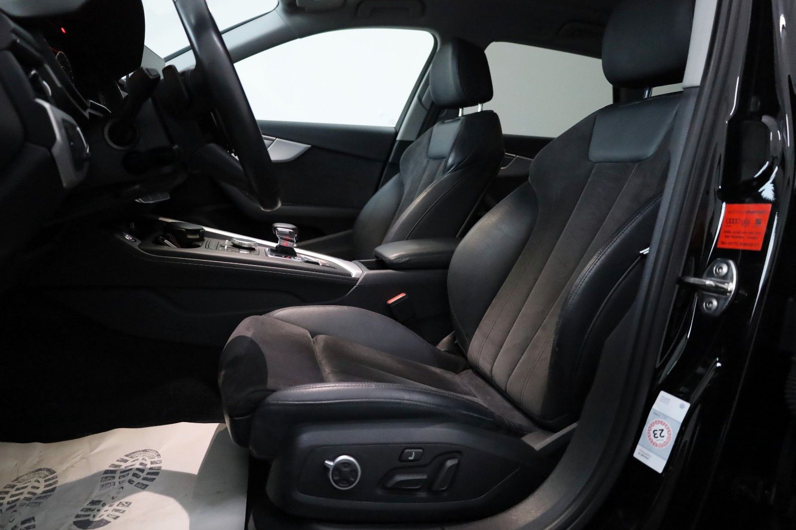 Fahrzeugabbildung Audi A4 Avant 40TDI quattro sport T.Leder,Navi,LED,SH