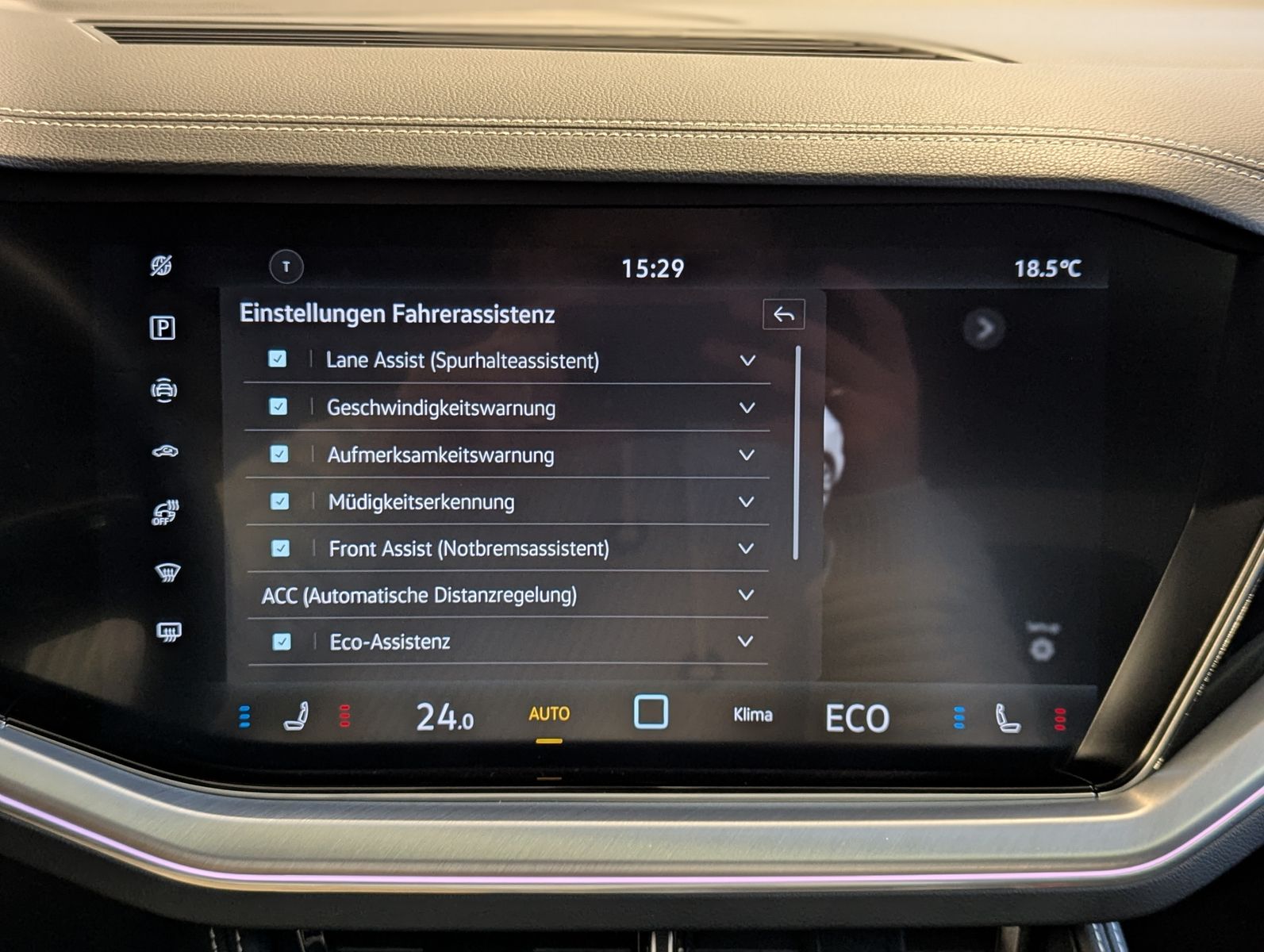 VW Touareg 3.0TDI 4M R-Line VOLL Black 22" UPE 114T - Image 32