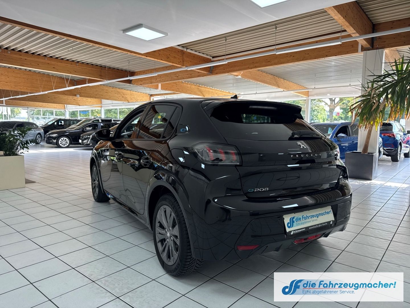 Fahrzeugabbildung Peugeot 208 e- Allure 136 Navi LED Apple CarPlay Android