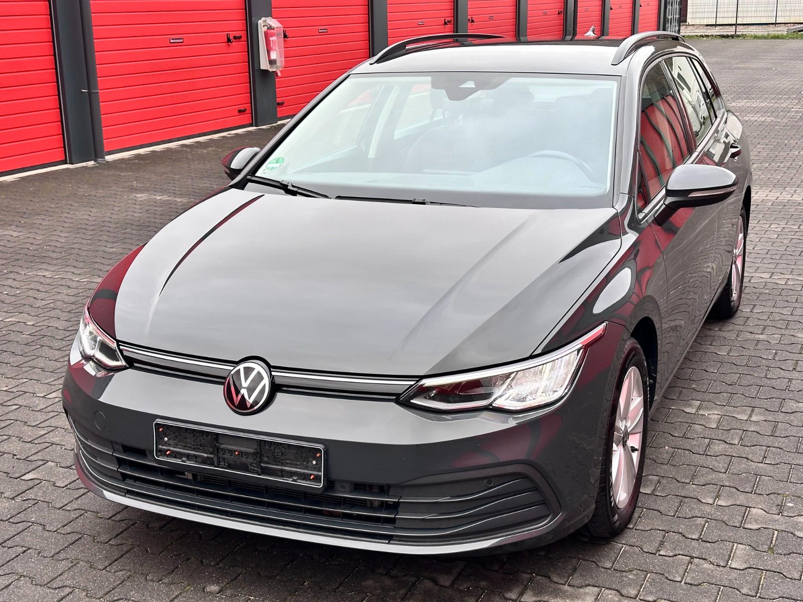 Volkswagen Golf VIII Variant Life eTSI