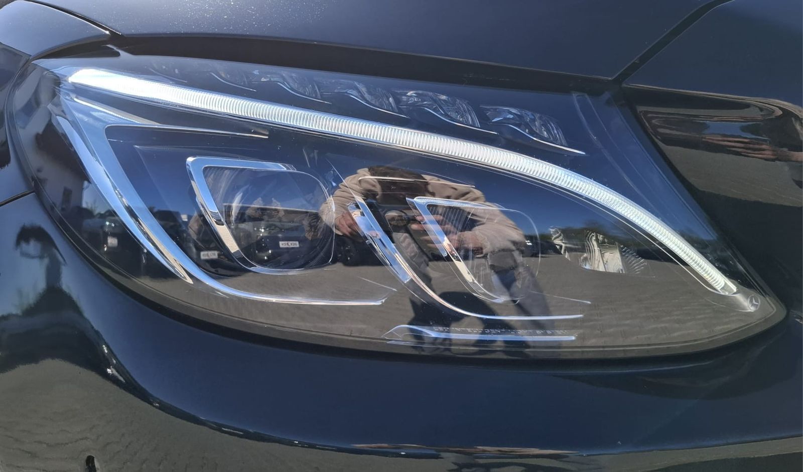 Fahrzeugabbildung Mercedes-Benz c63s AMG PANO*LEDER*BURMESTER*MULTIBEAM*DISTR.