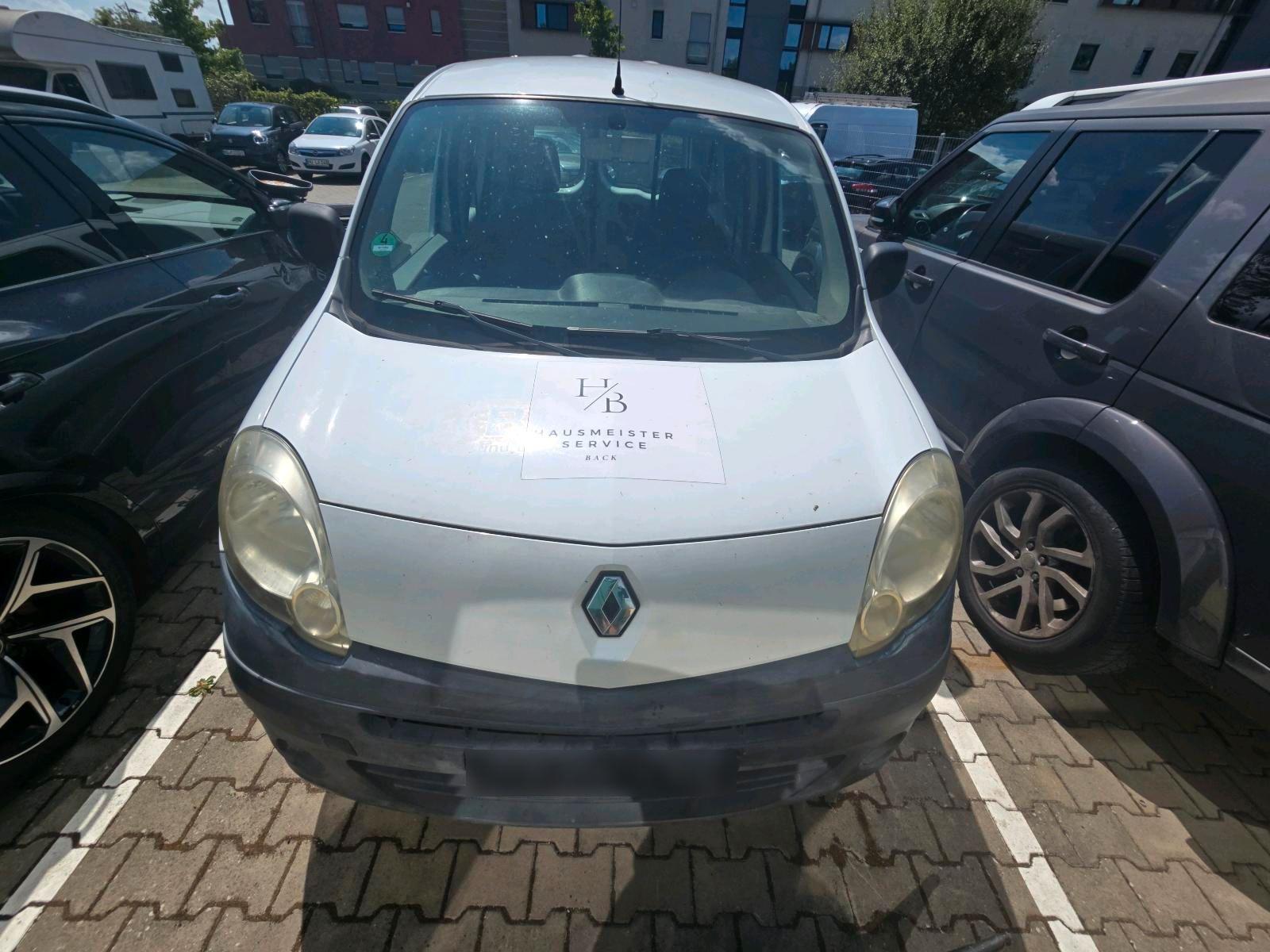 Renault Express 2009 — салон