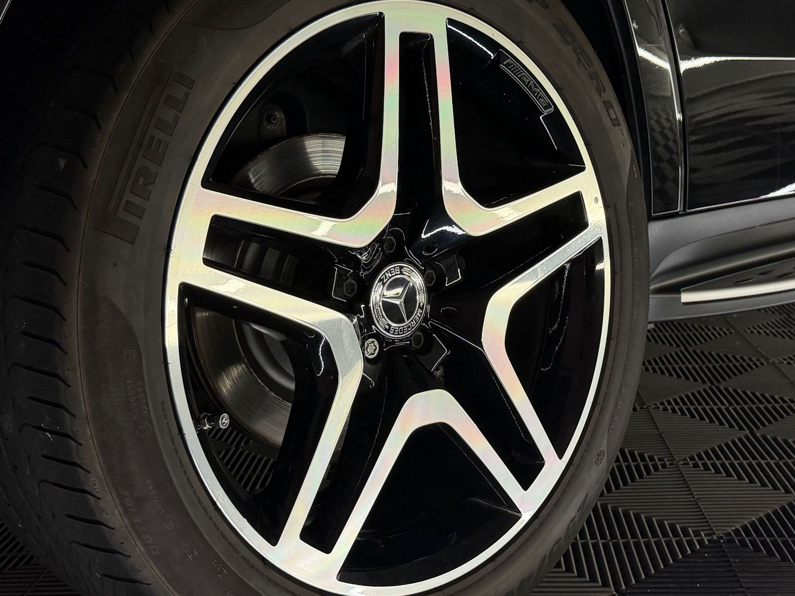 Fahrzeugabbildung Mercedes-Benz GLS 350 d 4Matic AMG-LINE/PANO/AHK/DAB/7-SITZER