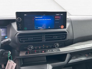 Fotografie 12 des Opel Vivaro L2 1.5 Boden AHK Doppelsitzbank