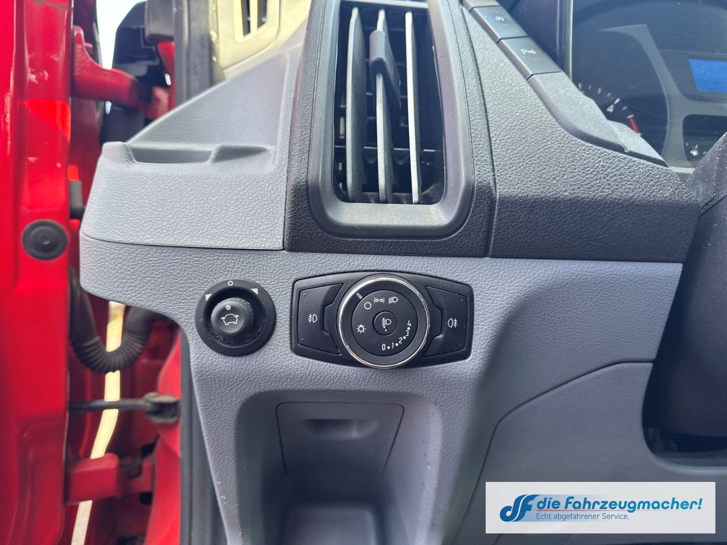 Fahrzeugabbildung Ford Transit Kombi 350 L3 Trend StandHZG *2520 *EXPOR