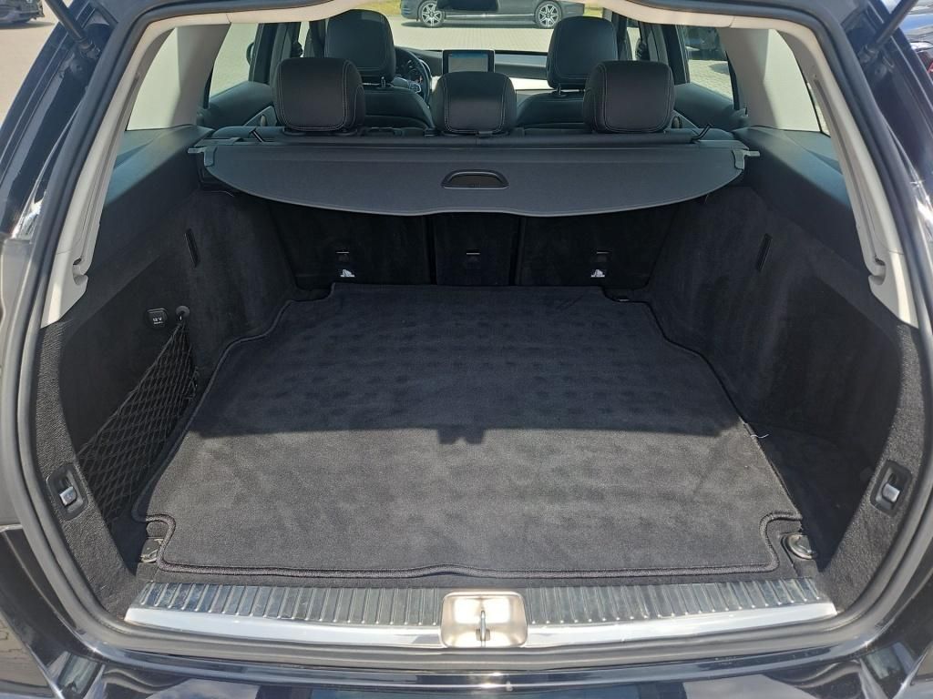 Fahrzeugabbildung Mercedes-Benz C 300 T Avantg. AHK Totwi. Pano Navi LED SHZ KAM