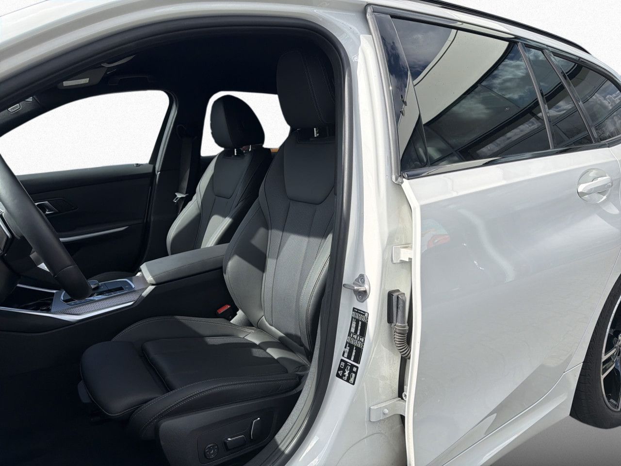 BMW 330 - Bild 11