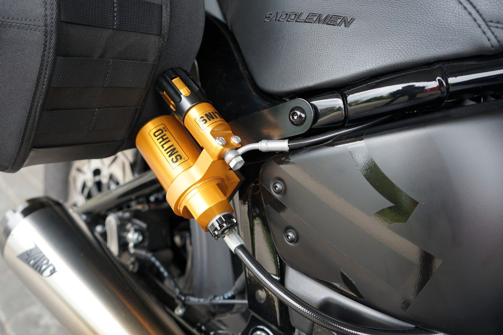 Fahrzeugabbildung Harley-Davidson Softail Street Bob 114 CLUBSTYLE Öhlins Zard DON