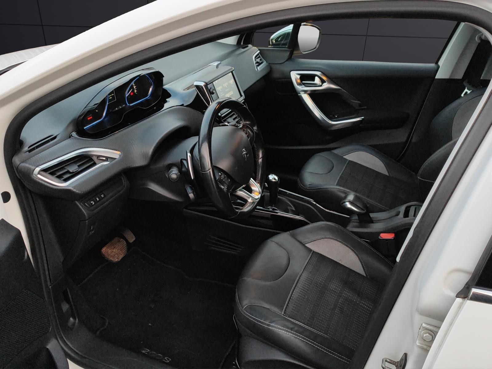 Fahrzeugabbildung Peugeot 2008 Allure*Automatik*Navi*Blth*LED*