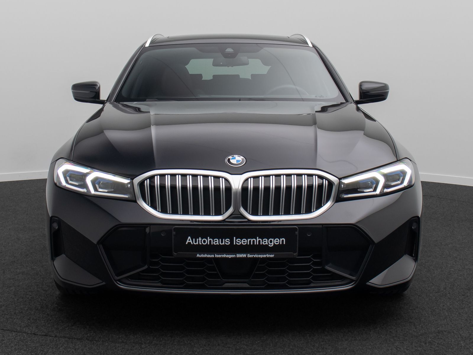 Fahrzeugabbildung BMW 330d xD M Sport DAB Kamera HUD Panorama HiFi 19"