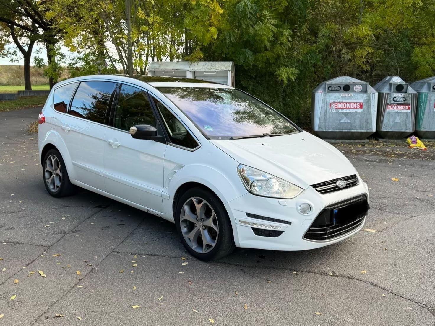 Ford S-MAX 2010 — вигляд ззаду