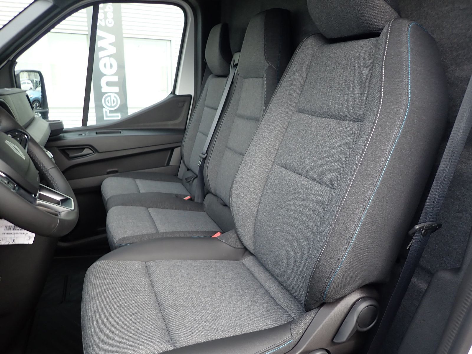 Fahrzeugabbildung Renault Master Kastenwagen FWD Kasten extra L2H2 3,5t Bl