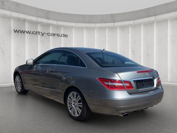 Mercedes E 200 - 4