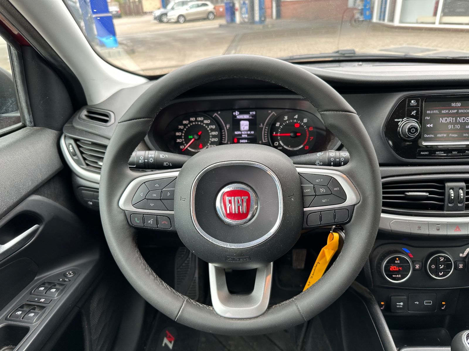 Fahrzeugabbildung Fiat Tipo 1.4 Kombi Sitzheizung/Klima/LM-Felgen 16"