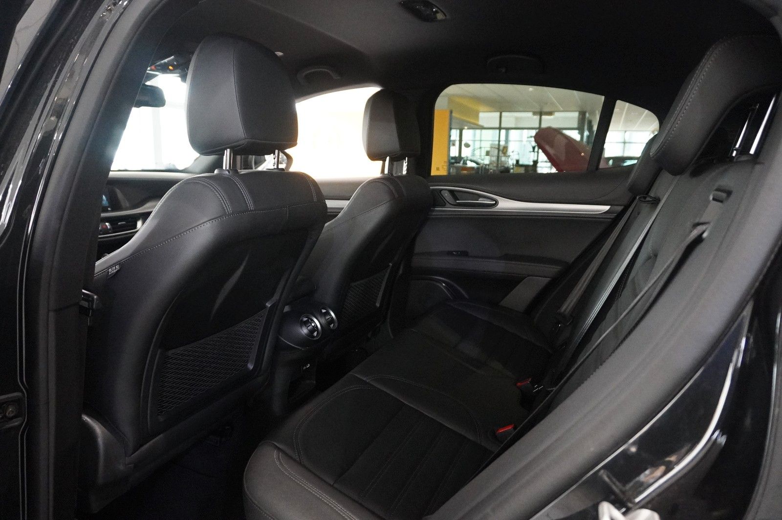 Fahrzeugabbildung Alfa Romeo Stelvio 2.2D VELOCE Q4 NAVI/LED/KAMERA/MATRIX/SH