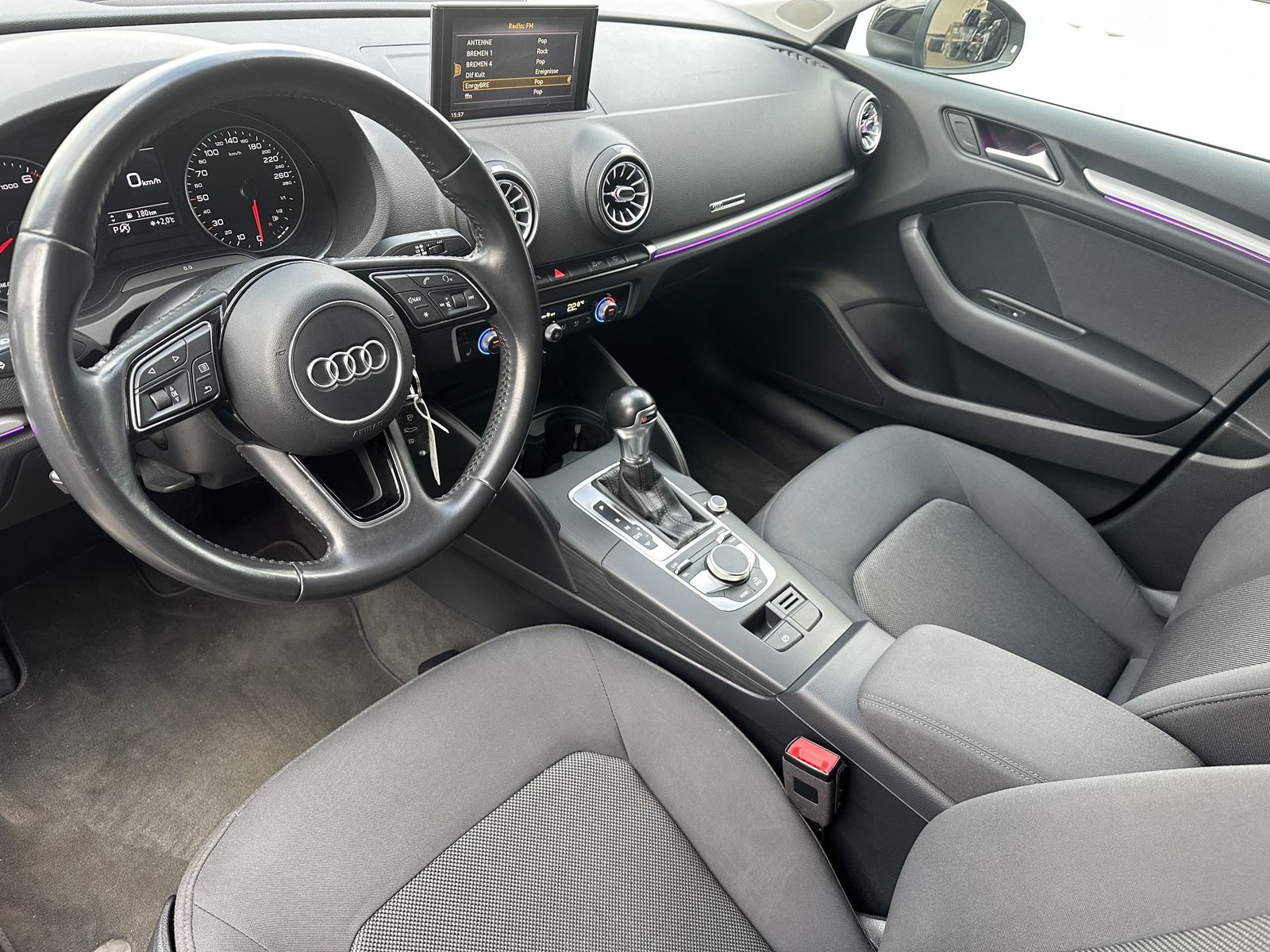 Fahrzeugabbildung Audi A3 SpB 1.5 TFSI Aut. XEN+SHZ+APS+TEMPOMAT+EU6