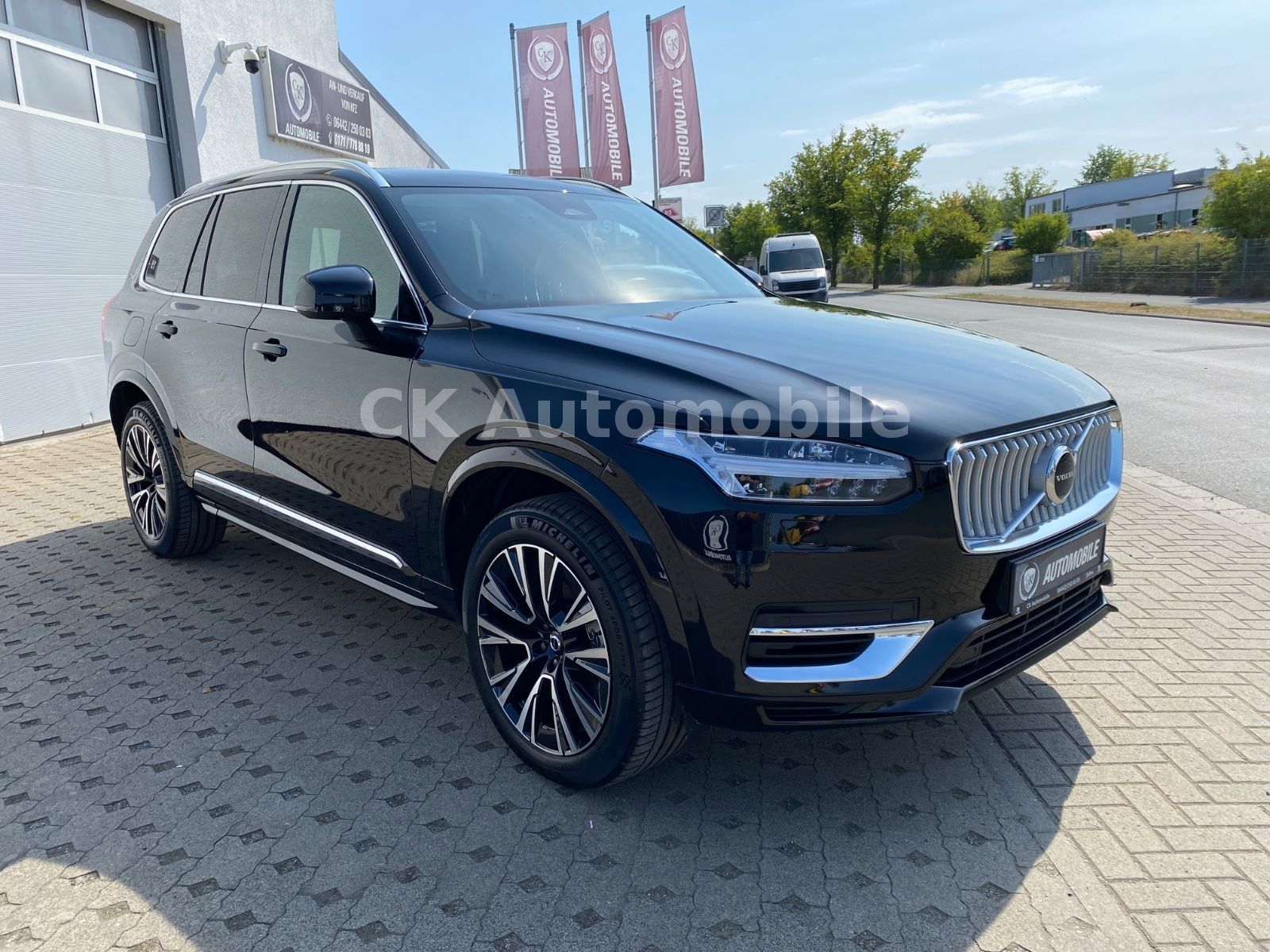 Fahrzeugabbildung Volvo XC90 T8 Core Recharge Plug-In Hybrid AWD/7 Sitze