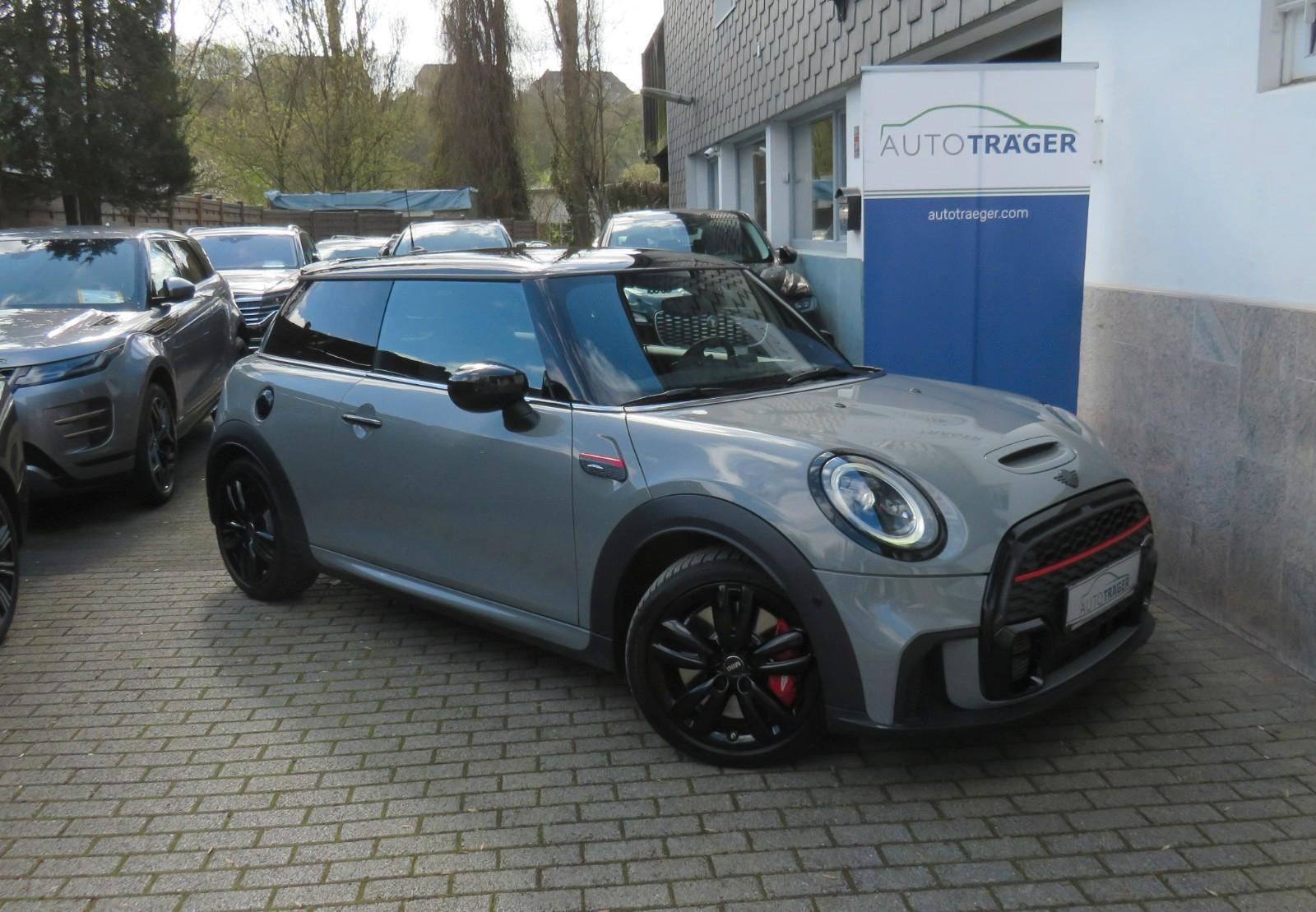 MINI John Cooper Works // Shz, R-kam, h/k, ACC