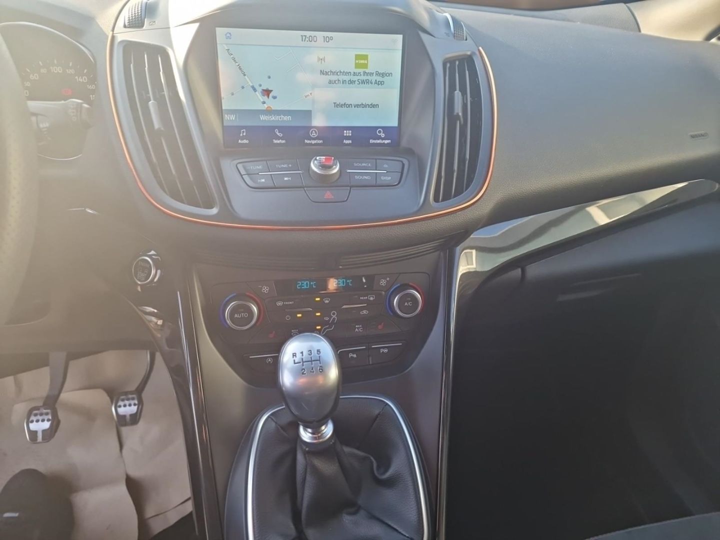 Fahrzeugabbildung Ford Kuga ST-Line, AHK, Xenon,Navi,Winterpaket