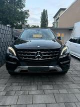 Mercedes-Benz ML 350 BlueTEC 4MATIC - - Mercedes-Benz ML-Klasse Gebrauchtwagen in Frankfurt