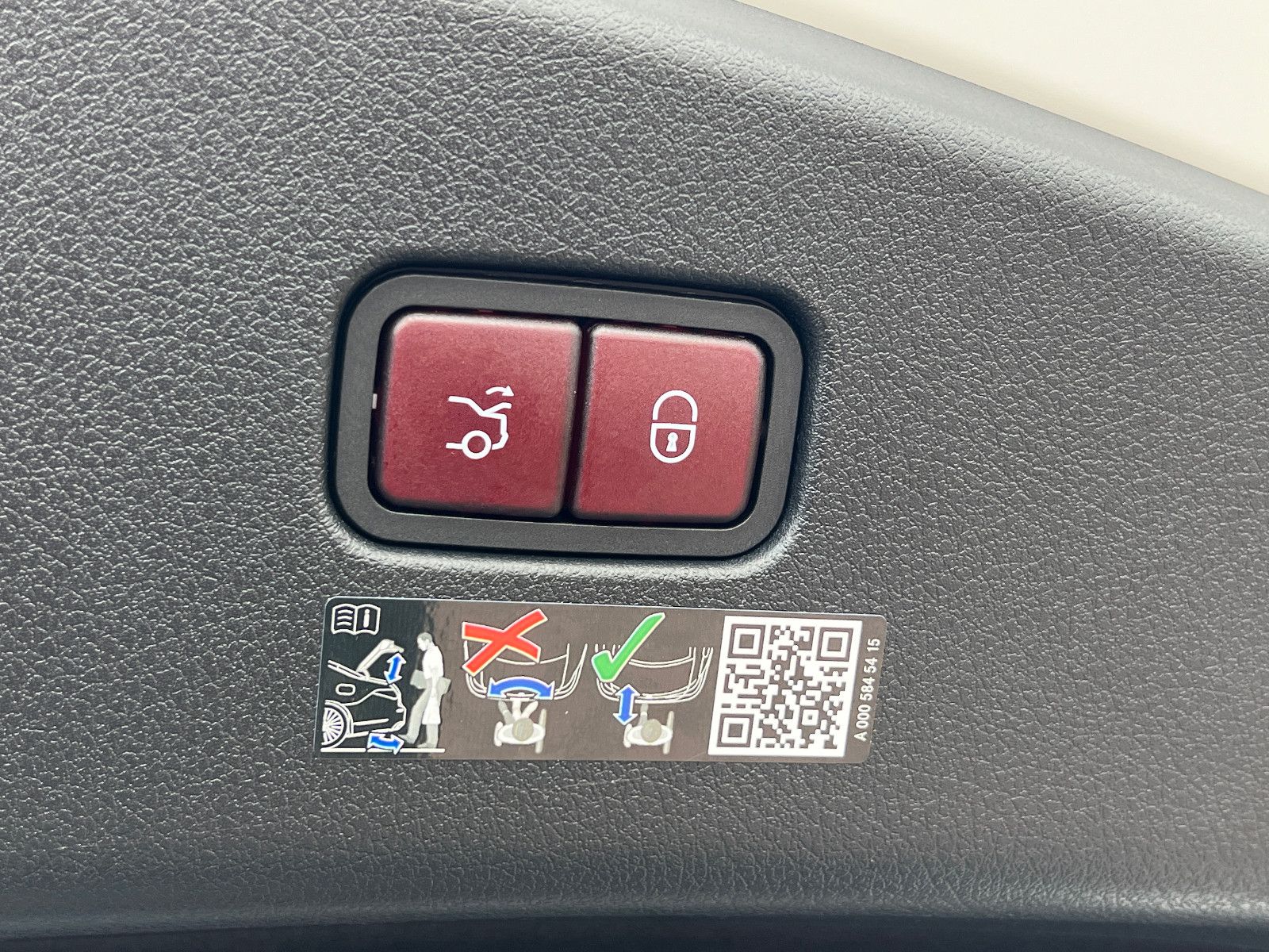 Fahrzeugabbildung Mercedes-Benz CLE 200 AMG LINE PREMIUM PANORAMA SITZKLIMA