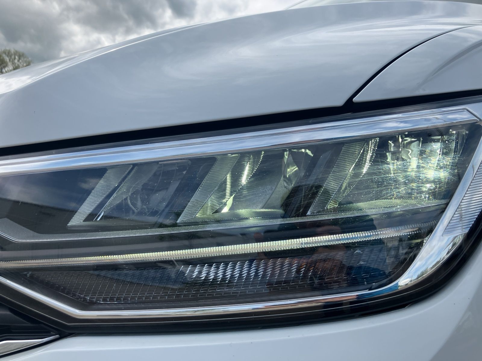 Fahrzeugabbildung Volkswagen Tiguan Life TSI DSG LED ACC SH LRHzg PDC AppConn