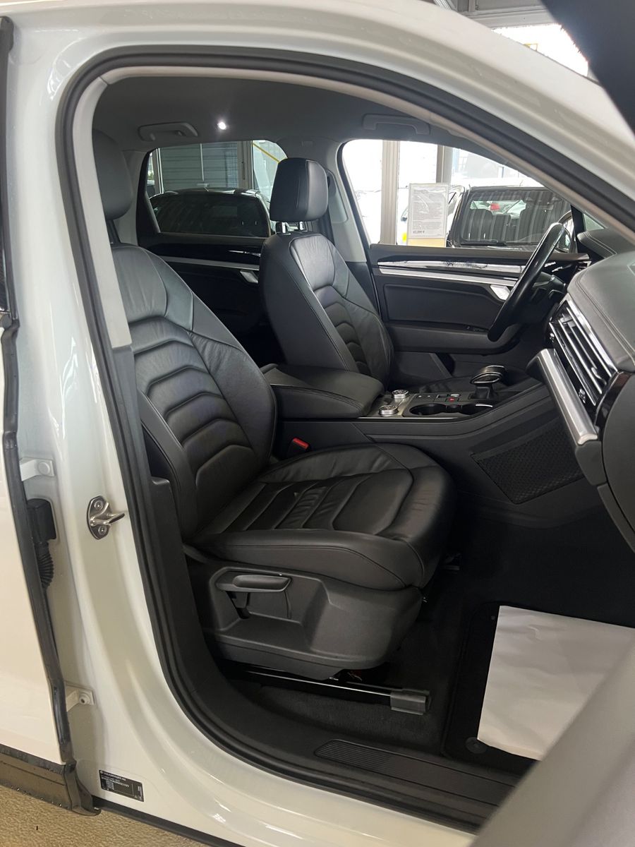 Fahrzeugabbildung Volkswagen Touareg 3.0 TDI 4Motion *LEDER*ACC*AHK*