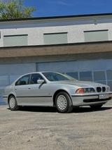 BMW 520i - Youngtimer Sammlermarkt / E39 - BMW 520 aus 1999: 520i