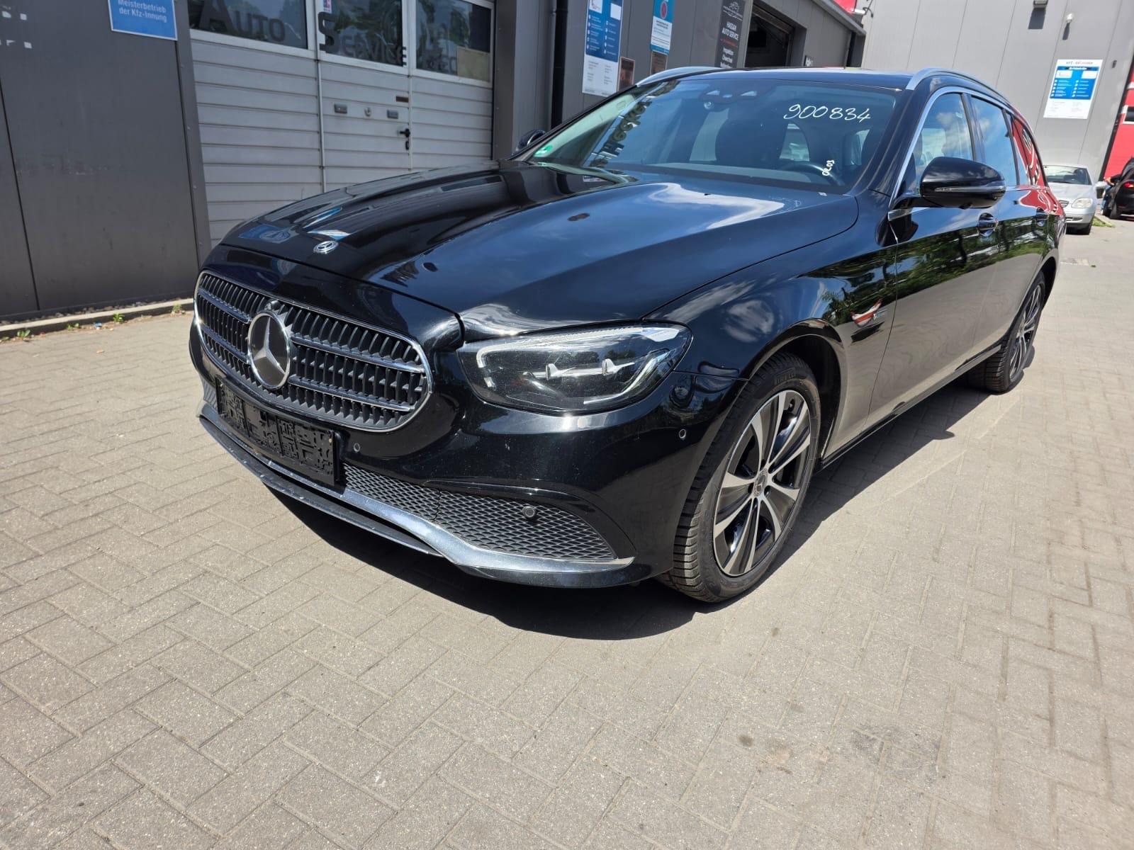 Mercedes-Benz T-Modell E 300 de 4Matic/ Massage / 360°/Memory