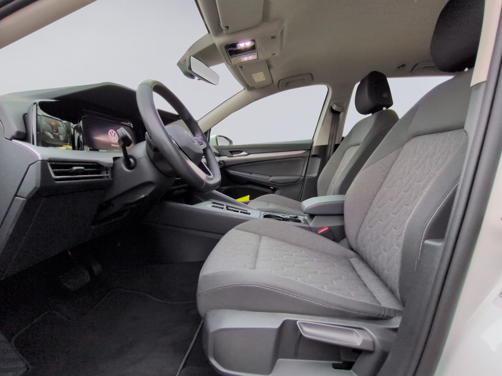 Golf VIII Variant 2.0TDI DSG Life HUD+AHK+LED