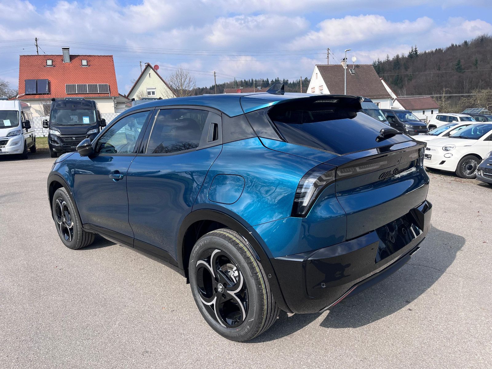 Fahrzeugabbildung Alfa Romeo Junior Ibrida 1.2 VGT 48V-Hybrid 107 kW Ti