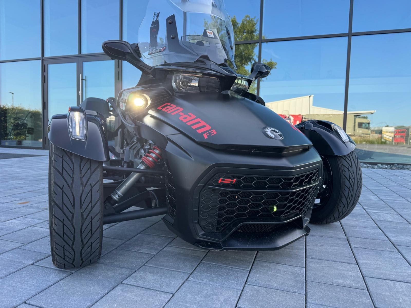 Can-Am Spyder F3-S / 1330 / Top Zustand