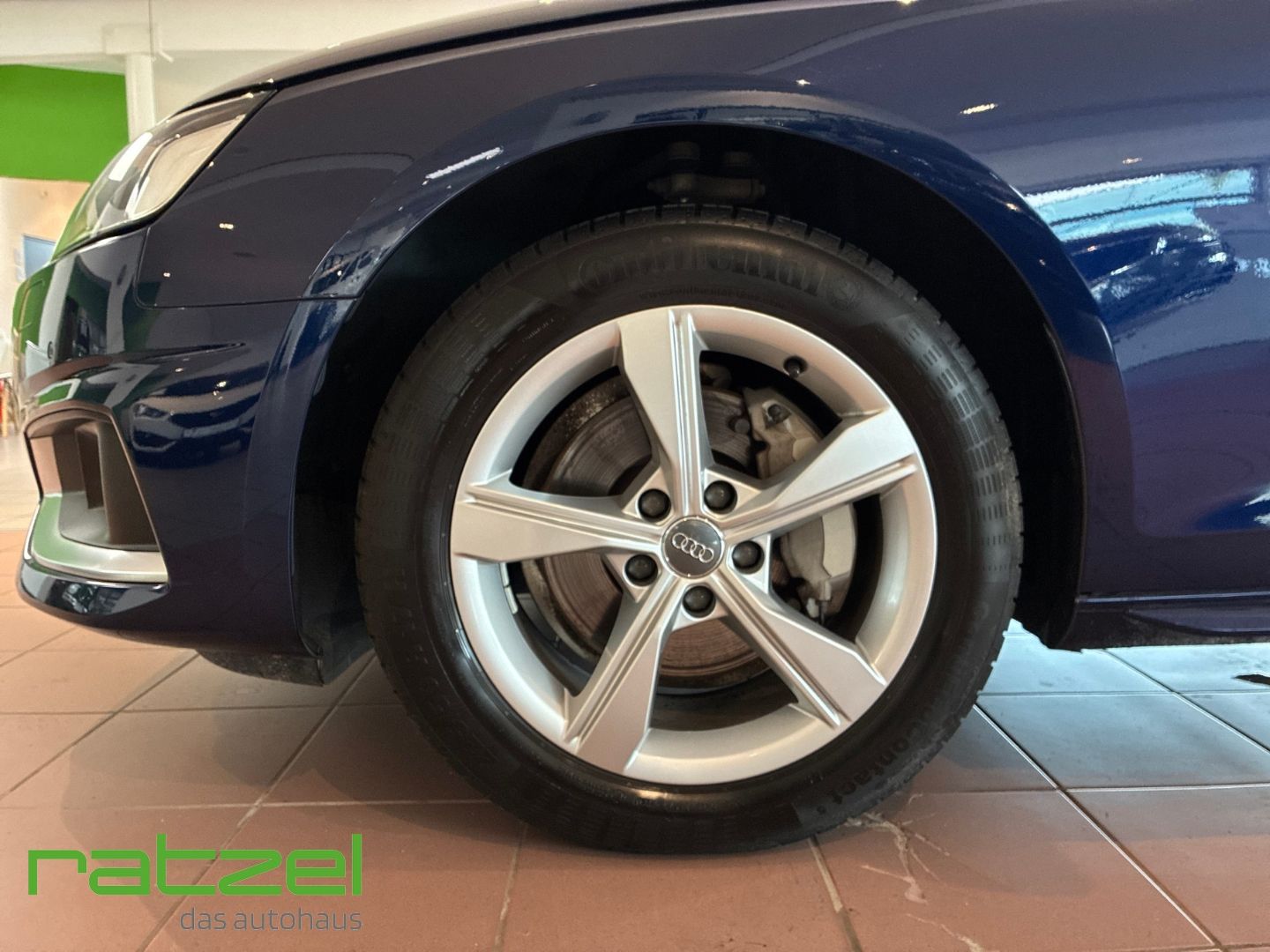 Fahrzeugabbildung Audi A4 Avant 40 2.0 TDI quattro advanced AHK+Navi Me