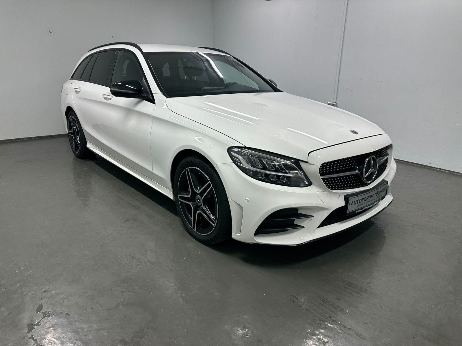 Fahrzeugabbildung Mercedes-Benz C 220 d 4MATIC T  *AMG-LINE*NIGHT*SDH*
