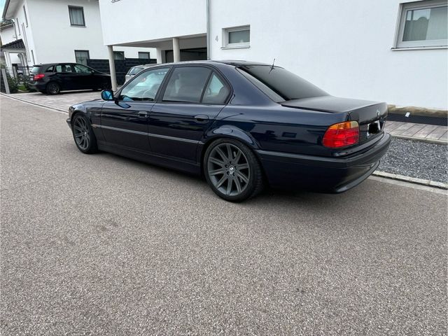 BMW 740i Facelift