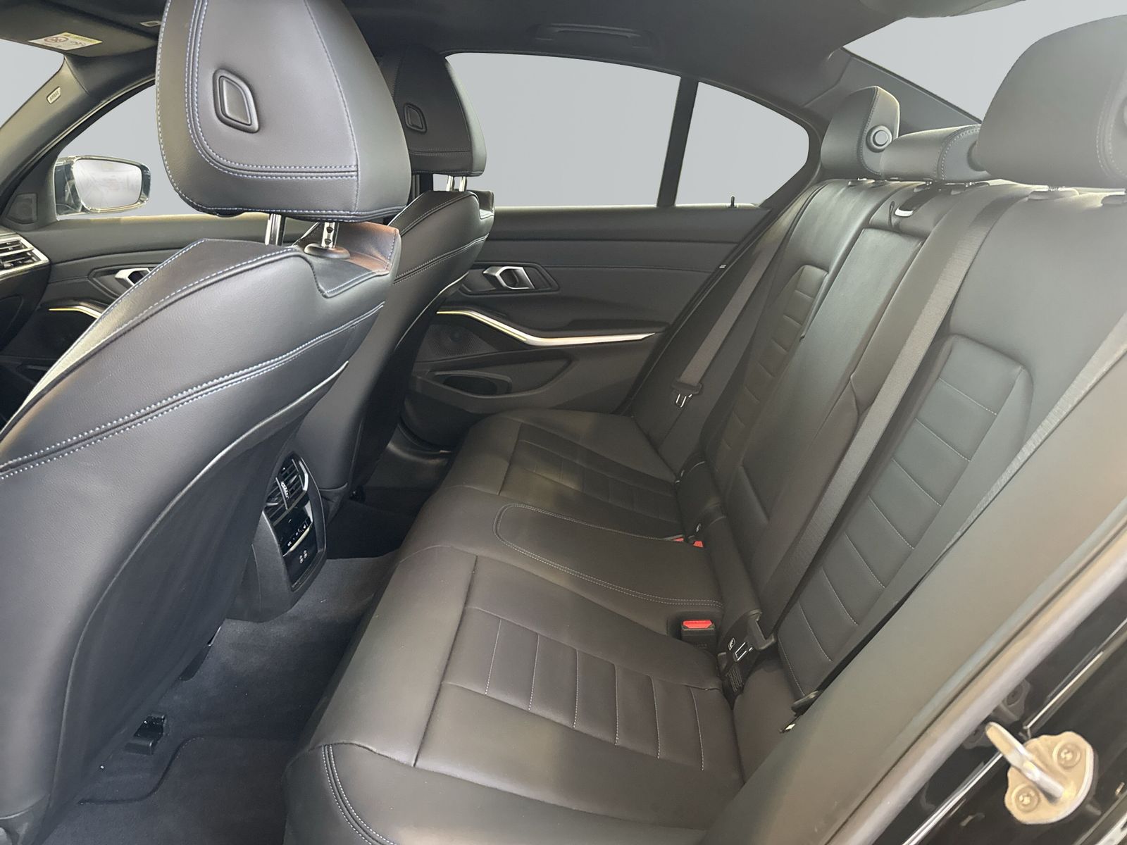 BMW 330 - Bild 9