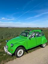 Citroën 2 CV - Citroën 2 CV mit Benzin-Antrieb