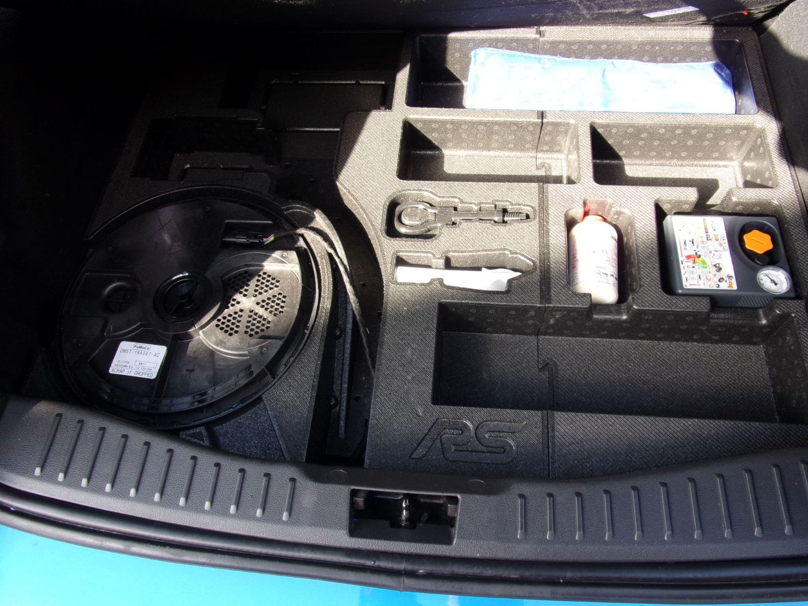 Ford Focus Lim. RS Blue & Black Scheckheft foto 25