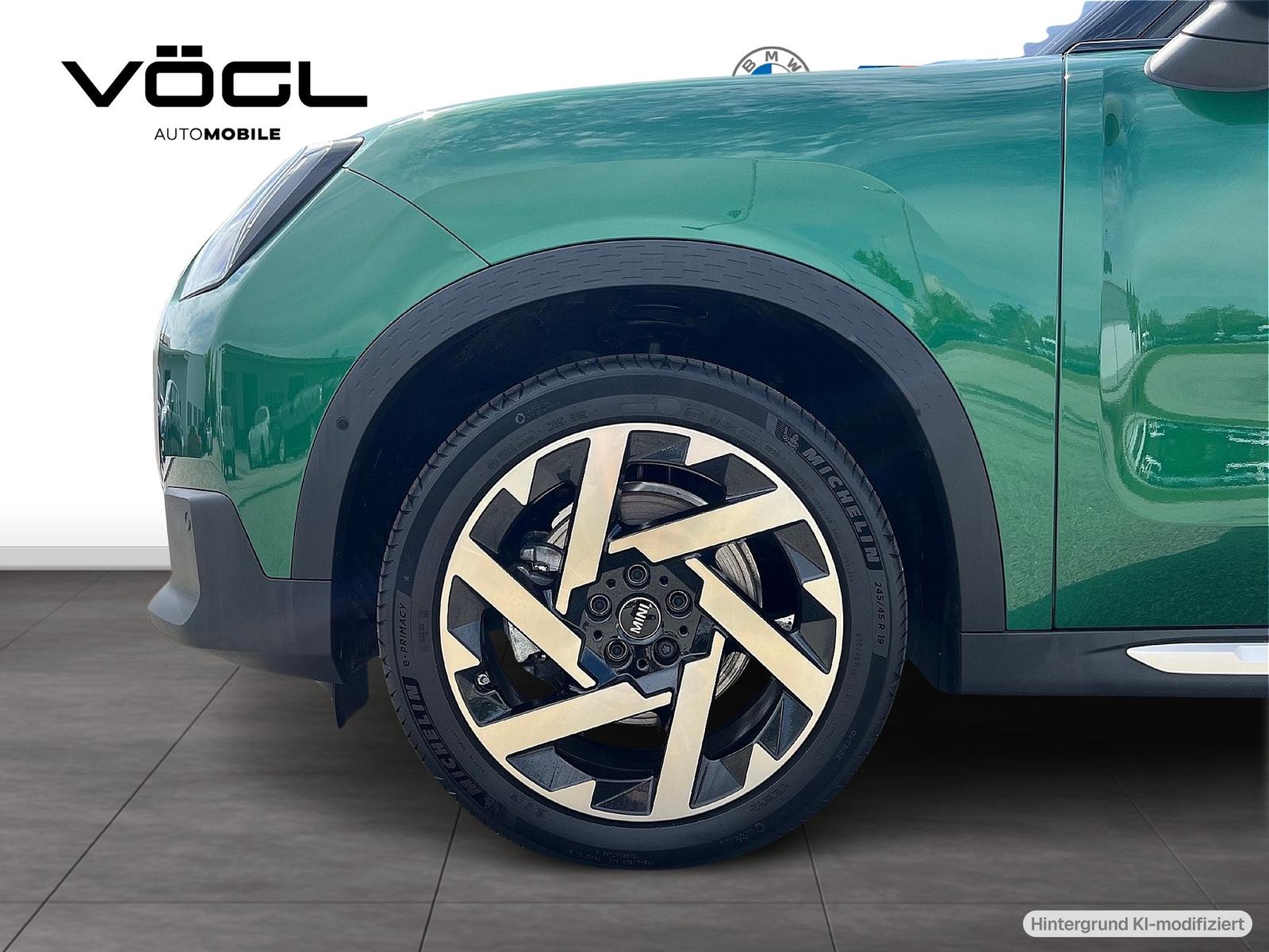 MINI Countryman C Favoured Trim Paket XL AHK