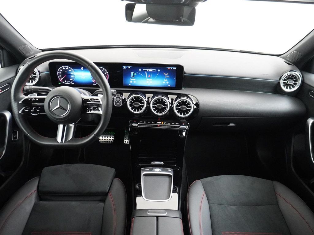 Mercedes-Benz A 180 Star Edition AMG Line