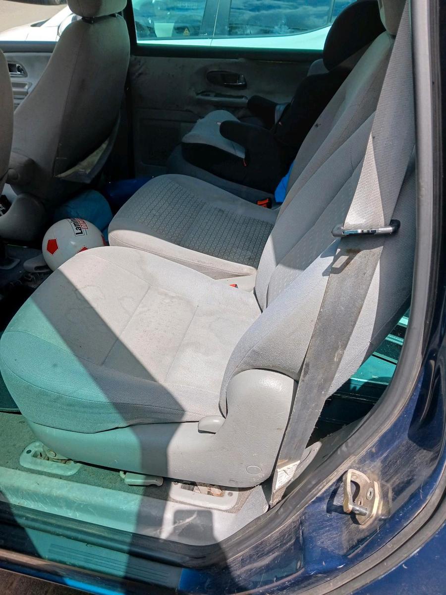 Ford Galaxy 2005 — photo 9