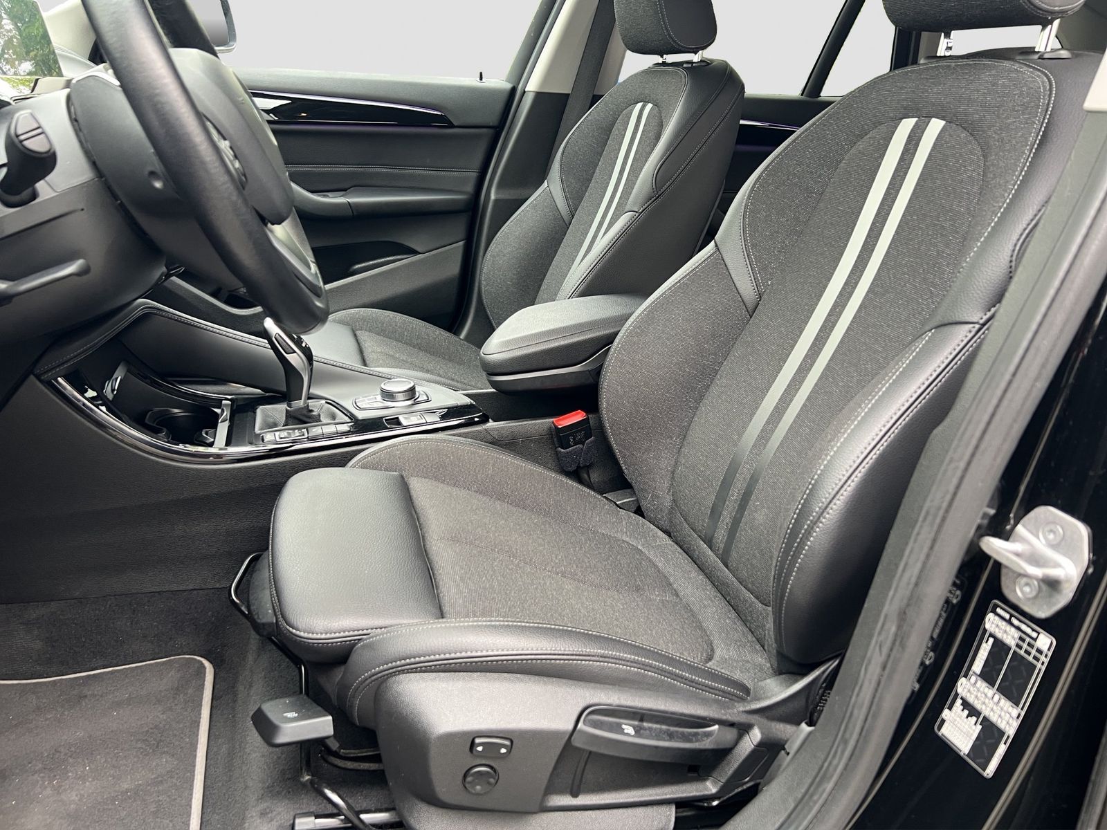 BMW X1 sDrive18d Aut. Sport Line LED ParkA. SpurA. foto 10