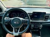 Kia Rio Platinum - Kia Rio Platinum mit Benzin-Antrieb