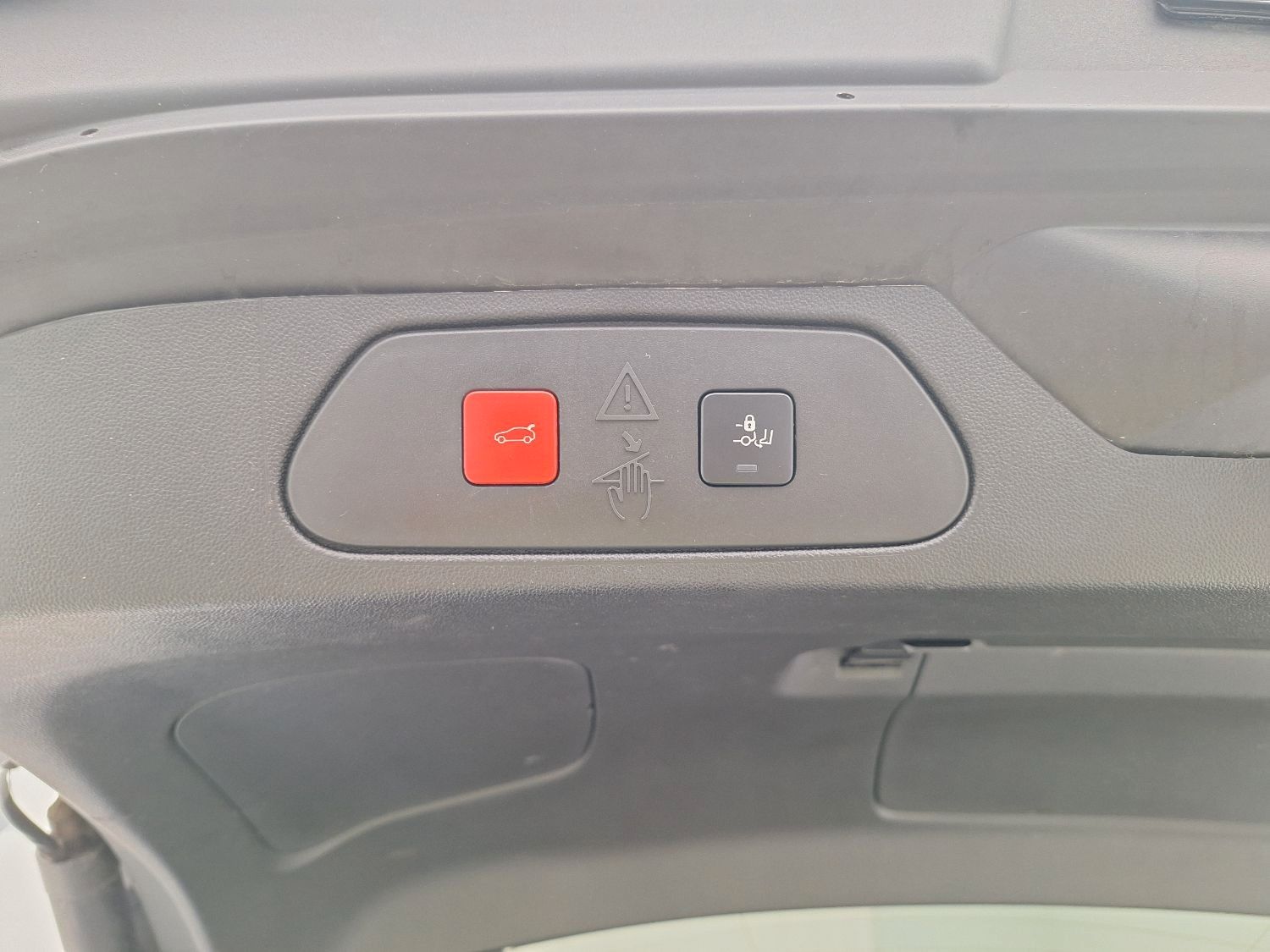 Fahrzeugabbildung Opel Grandland Ultimate 1.5D LED/SHZ/LHZ/LEDER/PANO